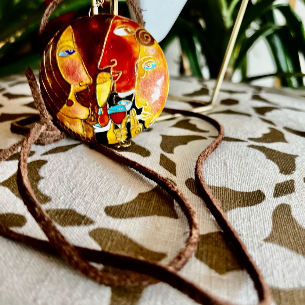 Artistic Multicolor Pendant Necklace (If You’re a Fan of “PICASSO”…❤️